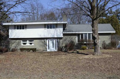 1008 Fairlane Rd, Schenectady, NY 12306 - photo 2