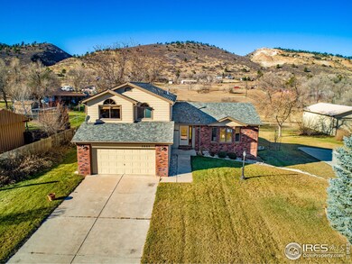 Great Rural Home on 3/4 Acre!