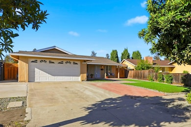 1671 Silvertree Dr, San Jose, CA 95131 - photo 3