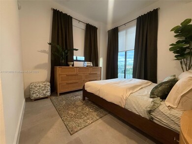 2001 Van Buren St unit 744, Hollywood, FL 33020 - photo 2