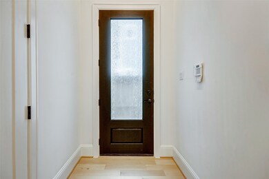 613 W 27th St, Houston, TX 77008 - photo 5