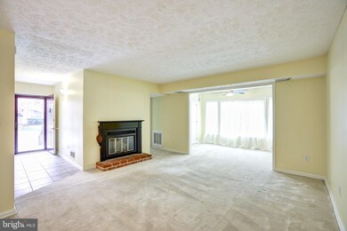 2204 Hunters Run Dr, Reston, VA 20191 - photo 7