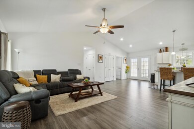 825 Arrowhead Rd, Front Royal, VA 22630 - photo 5