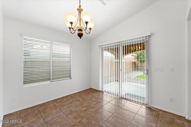 04-Dining Room
