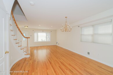 49 Endview St, Staten Island, NY 10312 - photo 5