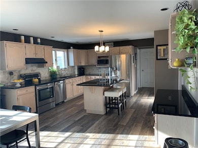 4858 Robin St, Coplay, PA 18037 - photo 5