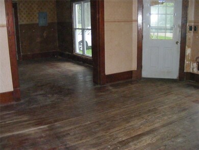 101 E North St St, Shumway, IL 62461 - photo 4