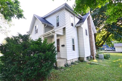 203 N Van Buren St, Batavia, IL 60510 - photo 4