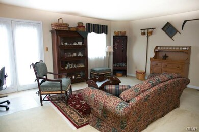 3479 Limestone Dr, Whitehall, PA 18052 - photo 3