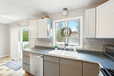 19 Arnold Ave, Chicopee, MA 01013 - photo 2
