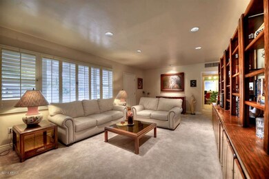 004_Living Room