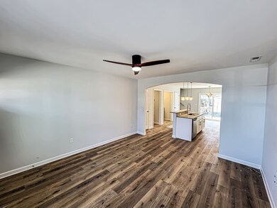 135 Doak St, Shelbyville, TN 37160 - photo 2