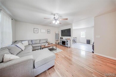 24478 Trolley Ln, Saint Robert, MO 65584 - photo 2