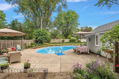 06-175 E 26th St-6