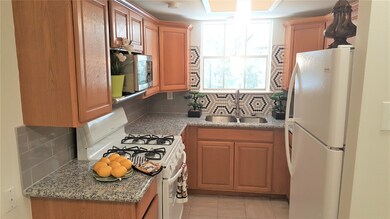 6419 Maple Hill Dr, Houston, TX 77088 - photo 5