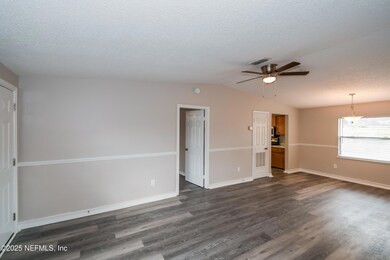 003-photo-living-room-10482614