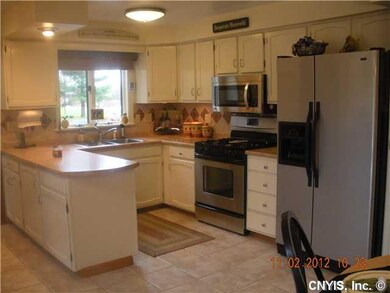 Kitchen Fully applainced kitchen with breakfast ba