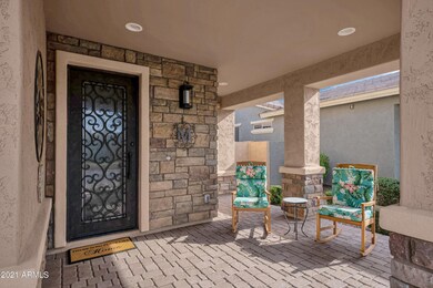 5559 Remington - 04Front Porch