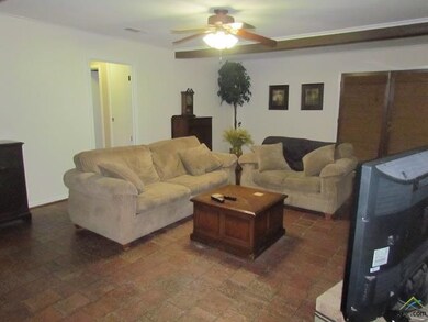 3816 Darrell Ln, Tyler, TX 75701 - photo 5