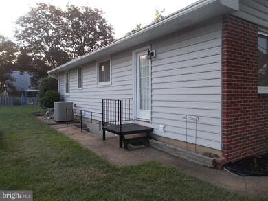 708 Edgewood Rd, Linthicum Heights, MD 21090 - photo 2