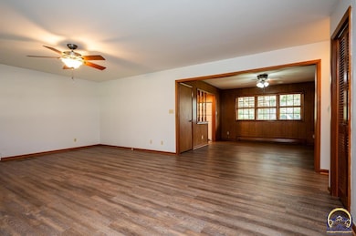 520 S 6th St, Osage City, KS 66523 - photo 5