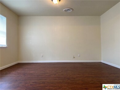 2112 Circle Dr, Copperas Cove, TX 76522 - photo 4