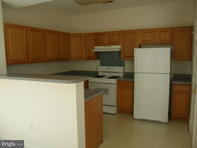 2608 Chancellor Ct, Odenton, MD 21113 - photo 3