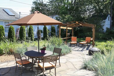 10_108NHarrison_26_BackYard_HiRes