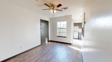 725 Peppertree Dr unit 30, Bryan, TX 77801 - photo 4