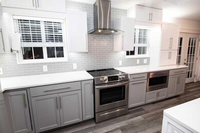 2110 W 29th St, Davenport, IA 52804 - photo 5