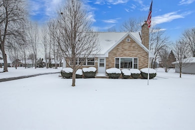 1139 Tayco Rd, Menasha, WI 54952 - photo 2