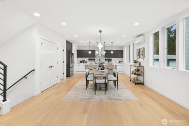 12011 36th Ave NE, Seattle, WA 98125 - photo 4