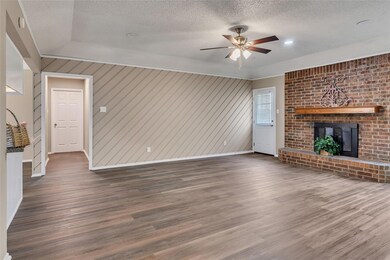 5718 Crestwood Cir E, North Richland Hills, TX 76180 - photo 3