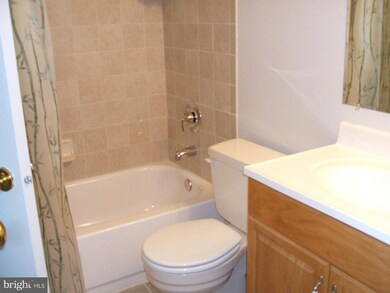 2879 Madeira Ct unit 11-1, Woodbridge, VA 22192 - photo 6