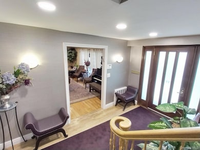 467 Susan Ct, West Hempstead, NY 11552 - photo 5