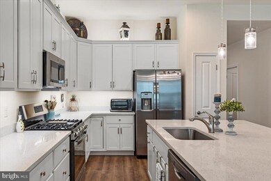 124 Amberfield Ct, Winchester, VA 22602 - photo 7