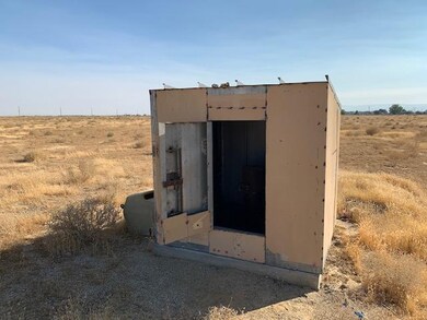 2455 58th St W, Rosamond, CA 93560 - photo 3