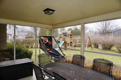 1120 Elizabeth Ave, Naperville, IL 60540 - photo 3