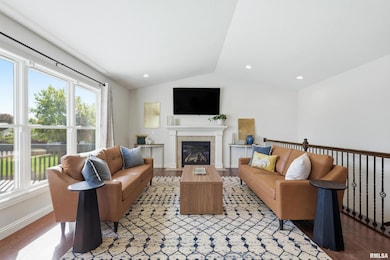 5767 Evergreen Place, Bettendorf, IA 52722 - photo 4