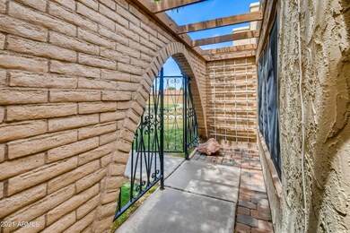 06 Front Patio