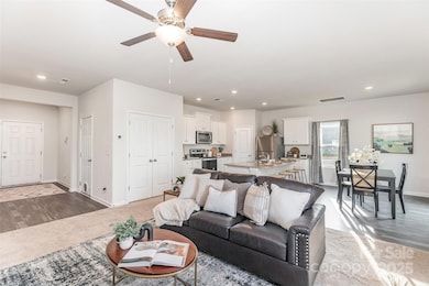 3101 Wynn Way, Charlotte, NC 28215 - photo 4