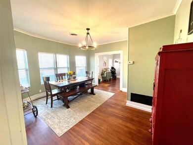 211 S Grand Ave, Gainesville, TX 76240 - photo 5