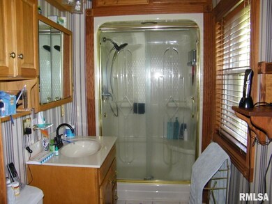 103 Williams Dr, Harrisburg, IL 62946 - photo 6