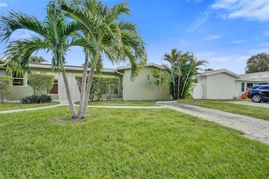 704 NE 23rd Ave unit 2, Pompano Beach, FL 33062 - photo 2