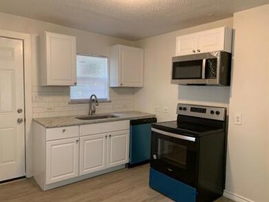 1916 Liberty St, Bonham, TX 75418 - photo 3