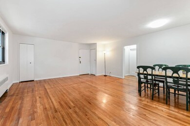 163-33 Willets Point Blvd unit Upper, Whitestone, NY 11357 - photo 3