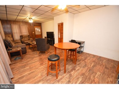 237 E Elm St, Allentown, PA 18109 - photo 4