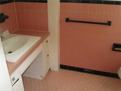 207 Jackson Ave unit B, McComb, MS 39648 - photo 5