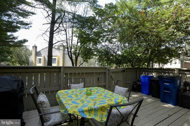 9216 Chadburn Place, Montgomery Village, MD 20886 - photo 4