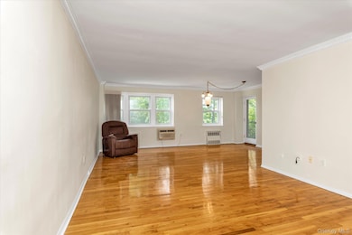 30 Pearsall Ave unit 2F, Glen Cove, NY 11542 - photo 6